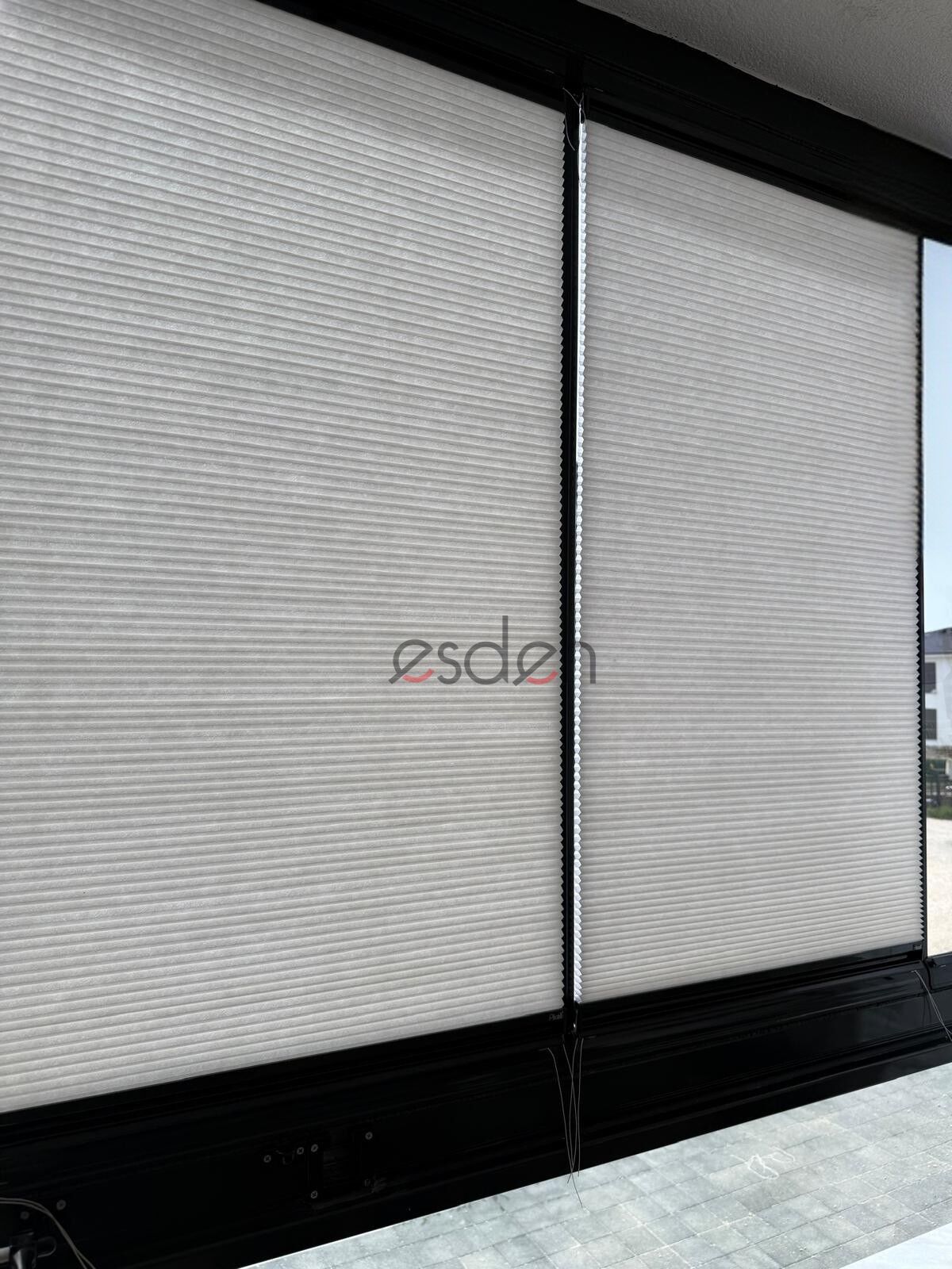 Ekru Honeycomb Plicell Cam Balkon Perdesi