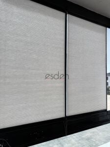 Ekru Honeycomb Plicell Cam Balkon Perdesi