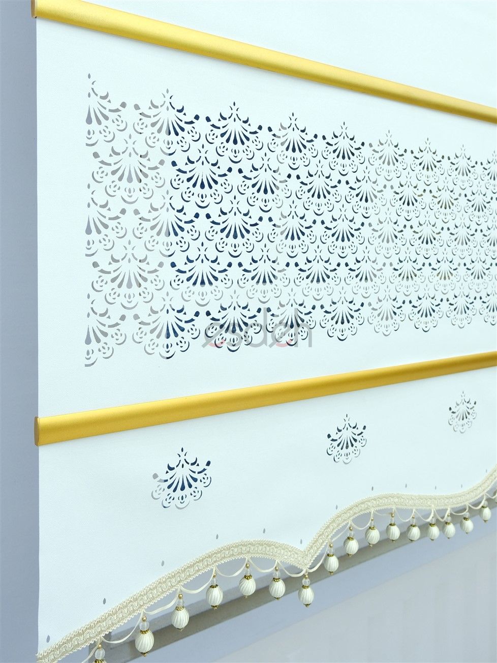 Beyaz Lazer Stor Perde - Gold Lama ve Boncuk Detaylı - Orta Kalın Kumaş