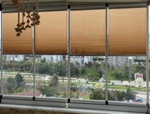 Kahverengi Plicell Cam Balkon Perdesi - Ekonomik Model(Parrot)