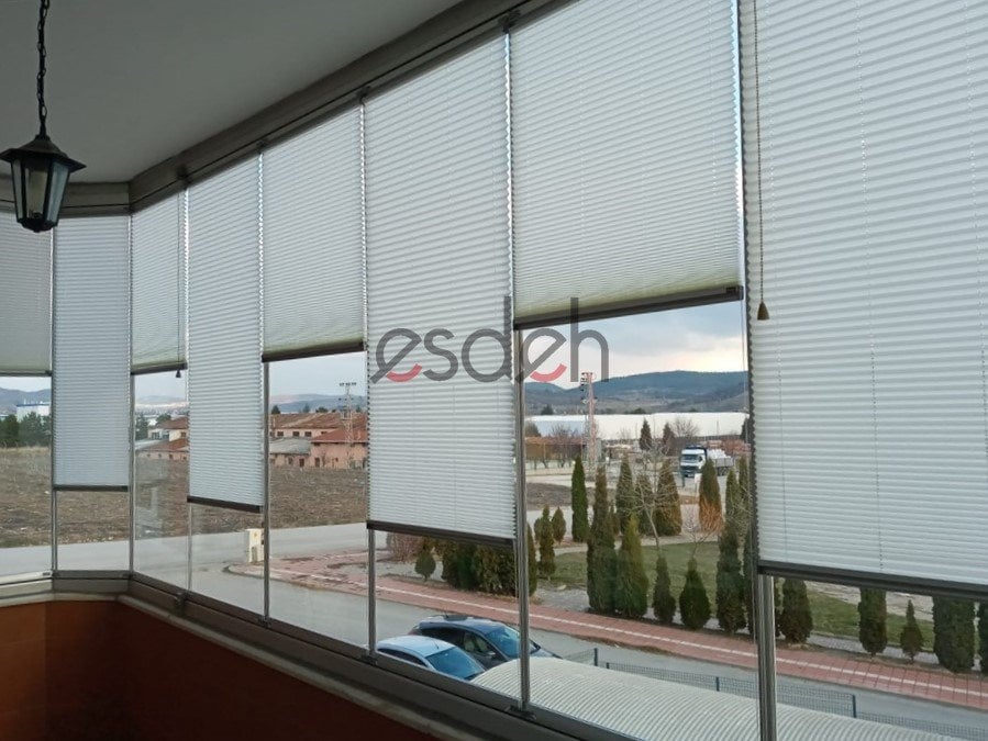 Beyaz Plicell Cam Balkon Perdesi - Ekonomik Model(Parrot)