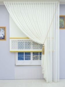 Beyaz Lazer Stor Perde - Gold Kalın Lama Detaylı - Orta Kalın Kumaş