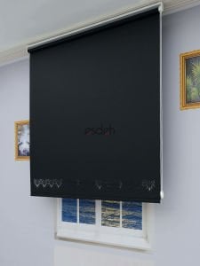Siyah Lazer Stor Perde - Orta Kalın Kumaş